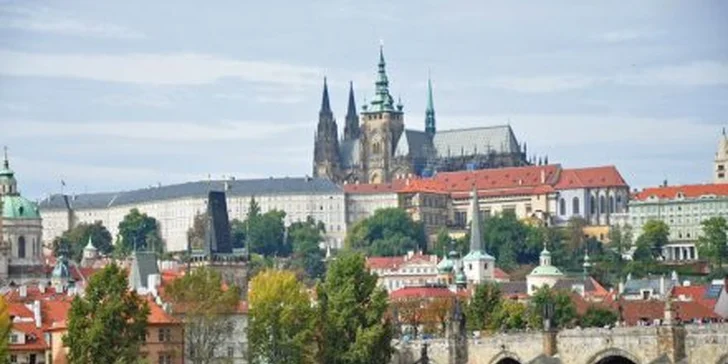 325 Kč za dvouhodinovou plavbu po Vltavě s bohatým obědem na lodi a aperitivem. Romantická záležitost a Praha z nové perspektivy se slevou 50 %.