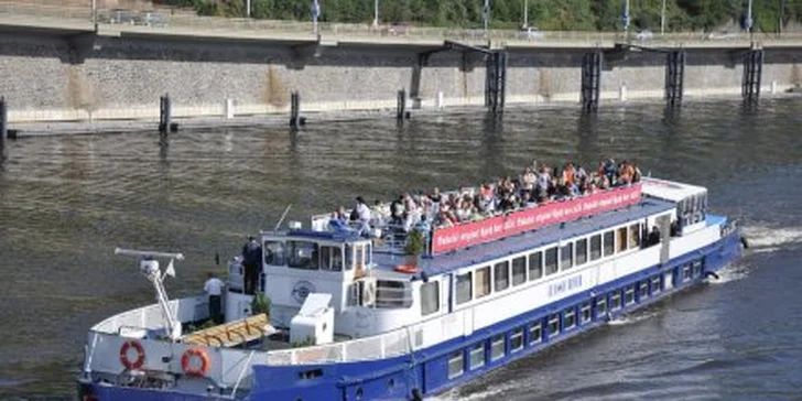 325 Kč za dvouhodinovou plavbu po Vltavě s bohatým obědem na lodi a aperitivem. Romantická záležitost a Praha z nové perspektivy se slevou 50 %.