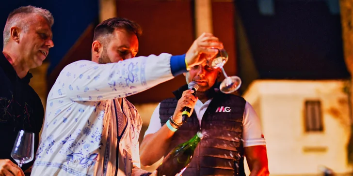 O tu správnou festivalovou náladu se postarají legendární Buty.