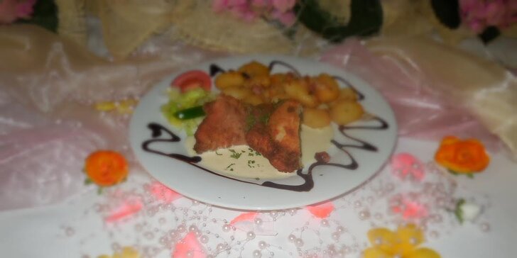Romantická večeře či noc v Zámecké restauraci Ctěnice pro dva