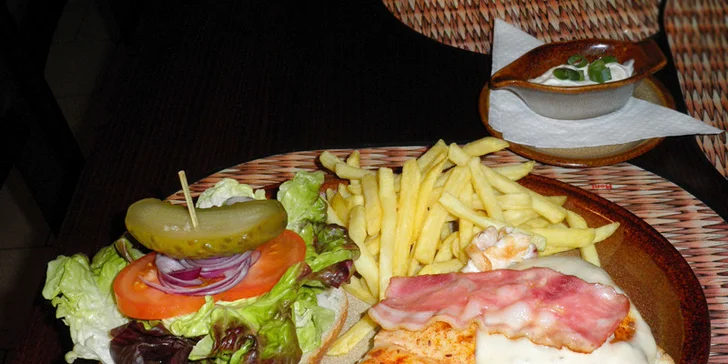 Sleva 50 % na burgery v A1 restaurant