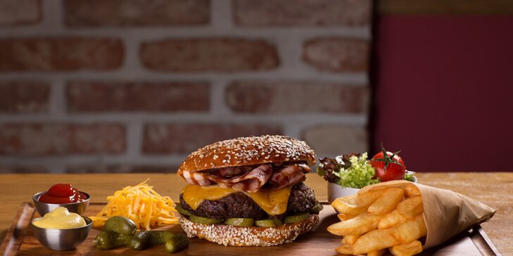 Sleva 40 % na burgery v Burger Baru (Dolce Villa Hotel)