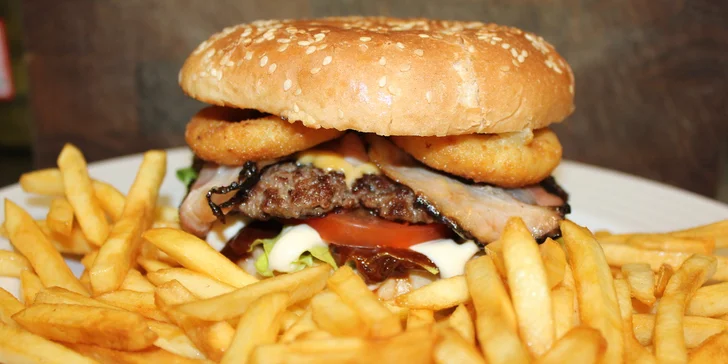 50% sleva na jakýkoli burger v Double Pub