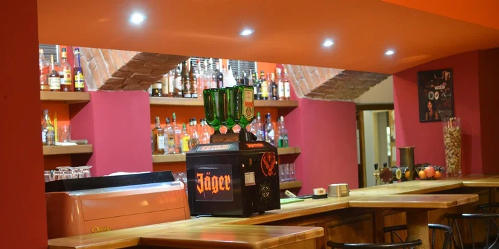 Sleva 40 % na burgery v restauraci Tinto