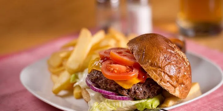 40% sleva na jakýkoli burger v The Immigrant Pub