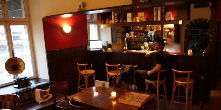 40% sleva na jakýkoli burger v The Immigrant Pub