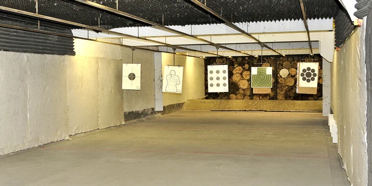 Vyzkoušíte si tu střelbu z nejrůznějších zbraní, které by se vám běžně nedostali do ruky.