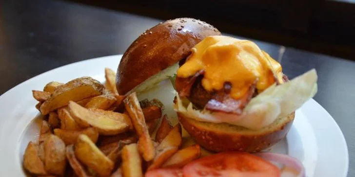 Sleva 40 % na burgery v Jámě a Jáma Steak House