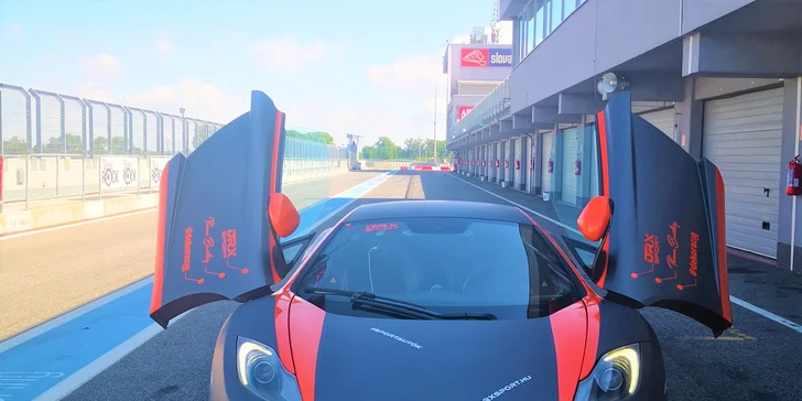 McLAREN MP4-12C