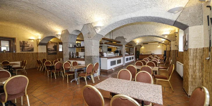 V restauraci Tee No. 19 si dopřejete kulinářský zážitek zaměřený na evropskou, ale zejména tradiční českou kuchyni, doprovázený širokým výběrem kvalitních vín.