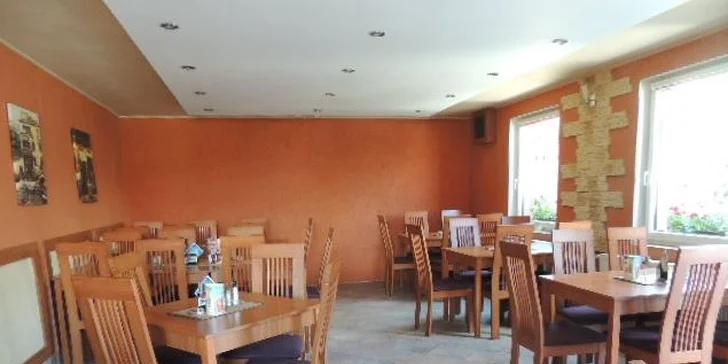 Dvě křupavé pizzy dle výběru v restauraci Georgia