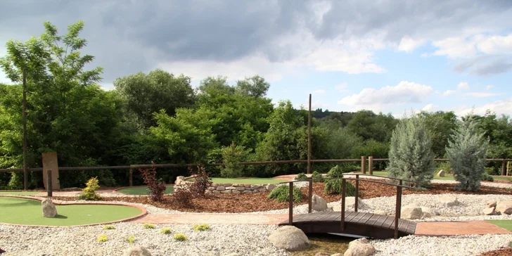 Permanentky na 5 či 10 vstupů na pirátský minigolf