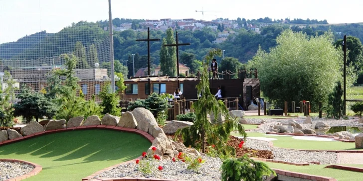 Permanentky na 5 či 10 vstupů na pirátský minigolf