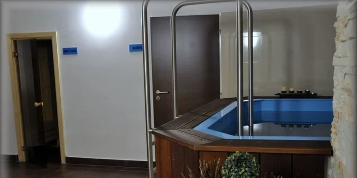 2 hodiny v privátní vířivce pro dva a sleva na masáž