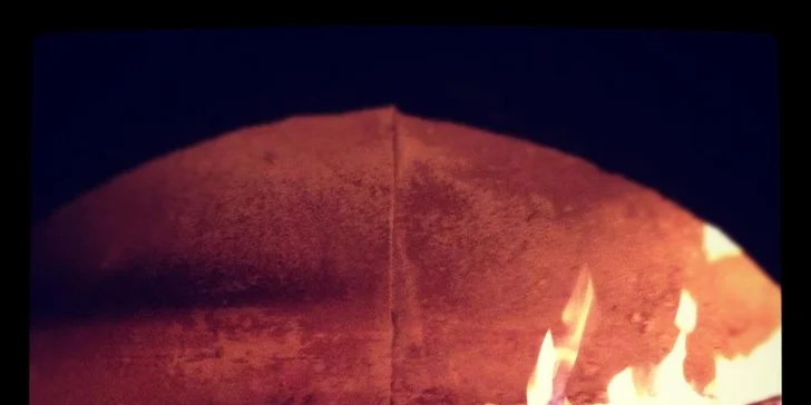 Dvě křupavé pizzy o průměru 32 cm na Stodolní