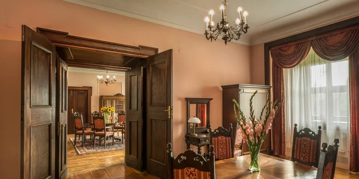 Pohádkový hotel je obklopený malebnou přírodou, vydejte se na procházky nebo výlety na kolech.