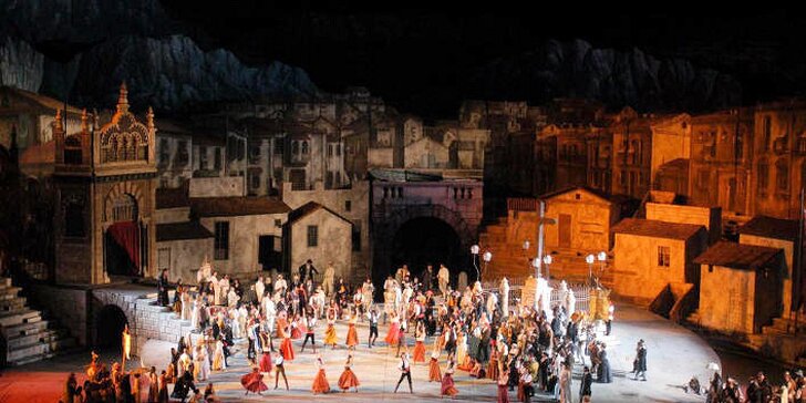Víkendový zájezd do Itálie se vstupenkou na legendární opery. Obdivujte krásy romantické Verony a jezera Garda. V nabídce i varianta bez vstupenky.