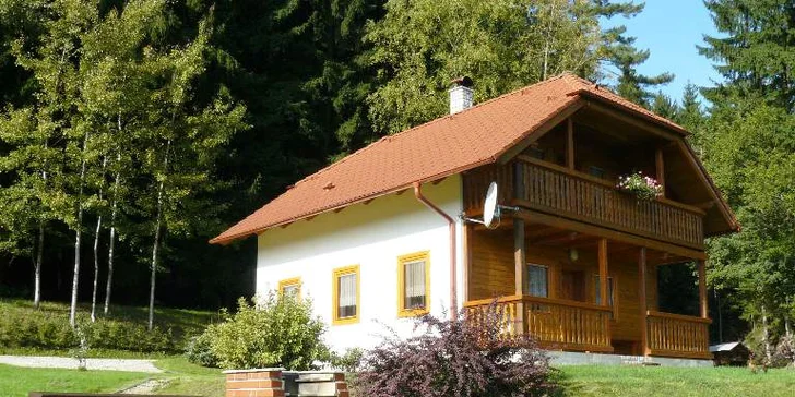 4 nebo 5 dní na chatě s polopenzí, bazénem, masáží a jízdou na koni pro 4-8 osob
