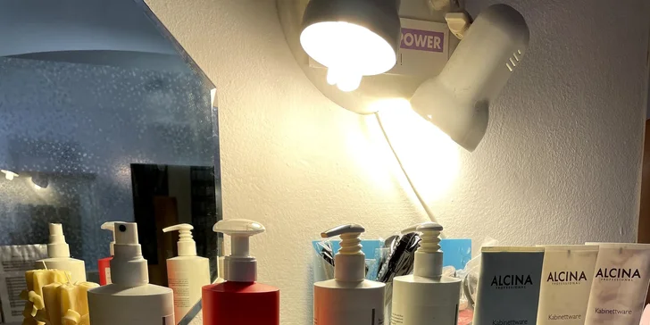 V salonu pracují s německou kosmetikou značky Alcina a Rosa Graf a s americkými produkty Nu Skin. 