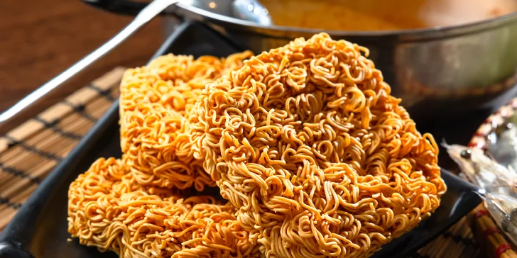 Na stole vás budú čakať čerstvé ingrediencie, ktoré budete tepelne upravovať v horúcom vývare