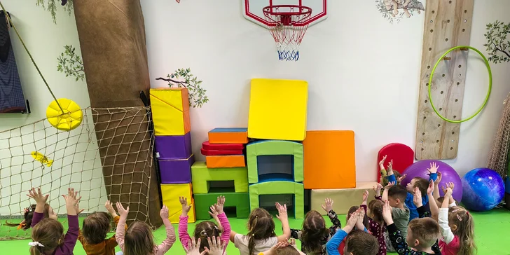 Nejmenší prťata si užijí program v baby klubu, schovku v dětském domečku a bezpečný prostor s tatami. 
