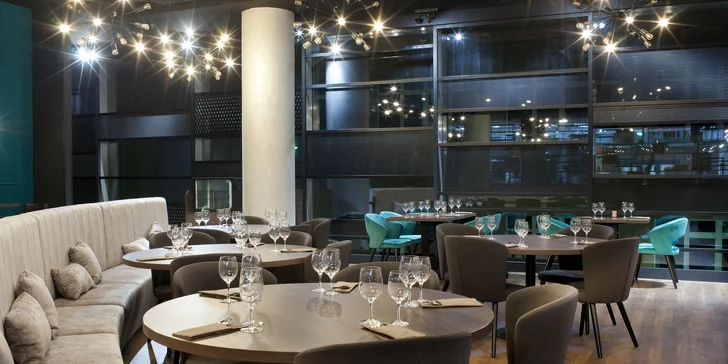Přivítá vás 4* Clarion Congress Hotel, který stojí přímo na metru Vysočanská. 