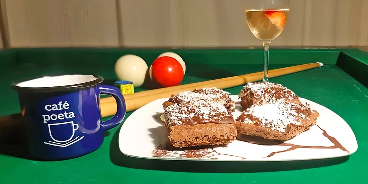 Pochutnat si můžete na limonádě, horké čokoládě, espressu i cappuccinu.