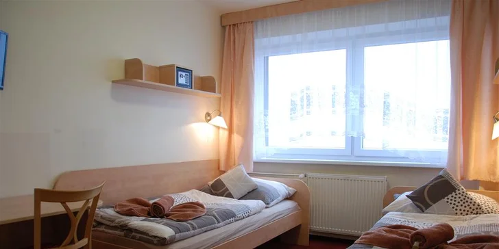 Můžete zde i zdarma surfovat na internetu nebo sledovat televizi. 