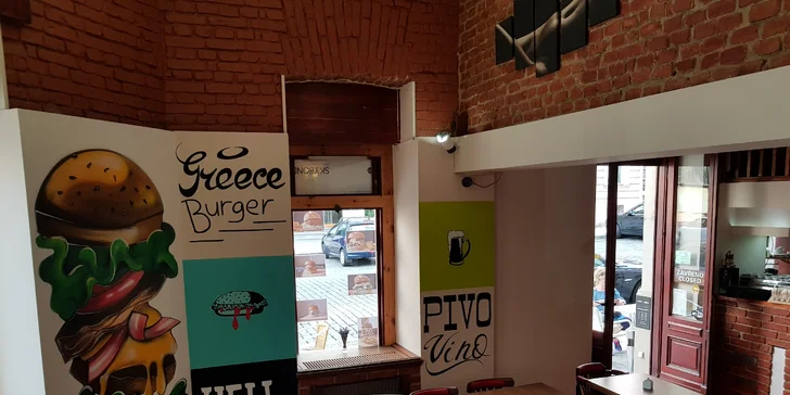 Nevšední burger se podává v restauraci LaFa ve Václavské ulici. 