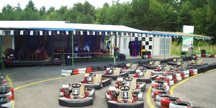 Závodit budete na motokárách MS Kart s motory Honda 200GS.