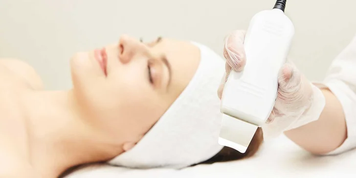 Hĺbkové čistenie pleti skin scrubberom aj s masážou tváre a dekoltu