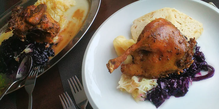 Staročeské menu pro dva: domácí paštika a půlka kachny se zelím a knedlíky