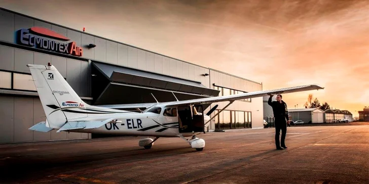 Až ve 3 osobách se posadíte do moderního a spolehlivého letounu Cessna 172. 