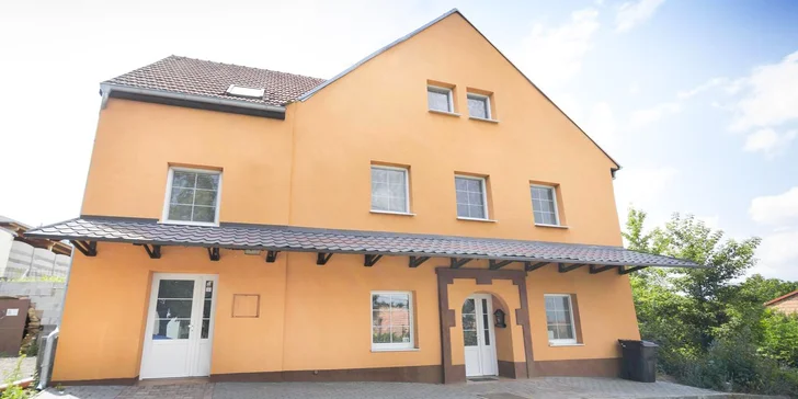 Penzion se nachází ve vinařské obci Zaječí u Pálavy.