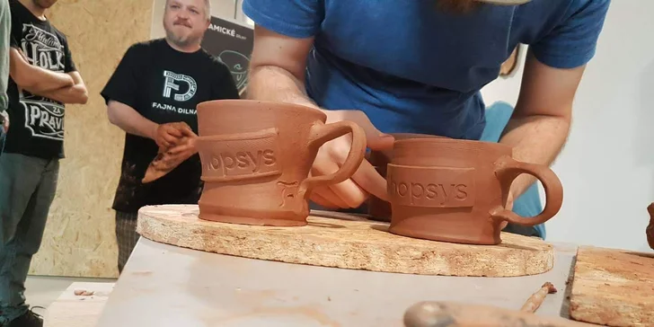 Dílna vychází z konceptu tzv. DIY (Do It Yourself) – po ostravsky jednoduše “Zrob si sám”.