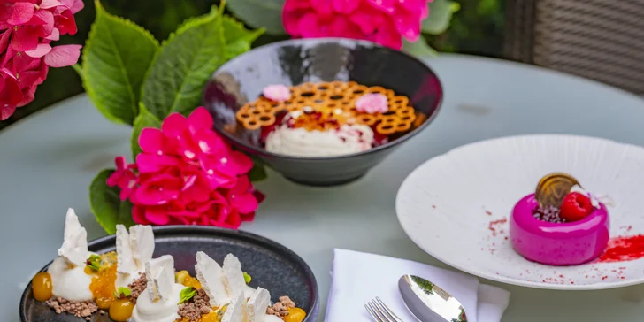Šéfkuchař vytváří každý měsíc nové sezónní menu a zakládá si na používání těch nejkvalitnějších surovin dodaných místními farmáři.