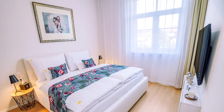 Umelecký štýl art deco je prenesený aj do elegantne navrhnutých interiérov.