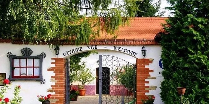 Učaruje vás nádherně zrekonstruovaná budová bývalé zemědělské usedlosti.