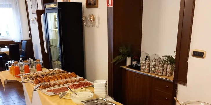 Snídaně jsou podávány formou bohatého bufetu.
