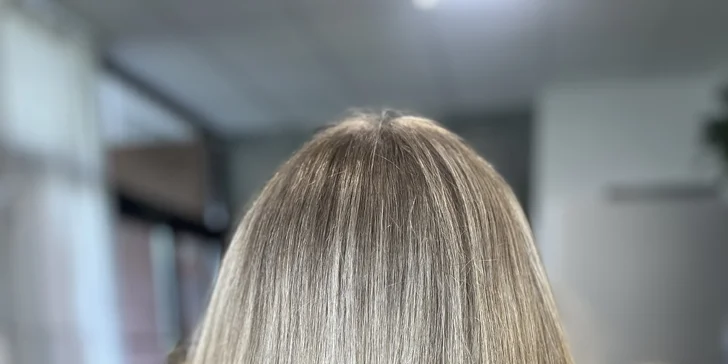 Vyzkoušejte melír, balayage nebo foilyage.