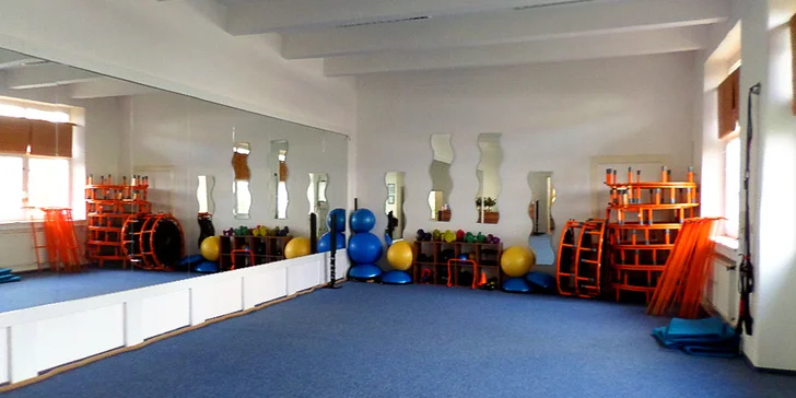 Kromě toho, že se vyřádí, také zlepší koordinaci, flexibilitu a správné držení těla. 