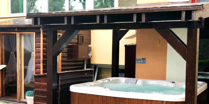 Kdykoliv můžete navštívit také Garden Spa, kde jsou 2 velké jacuzzi a venkovní sauna.