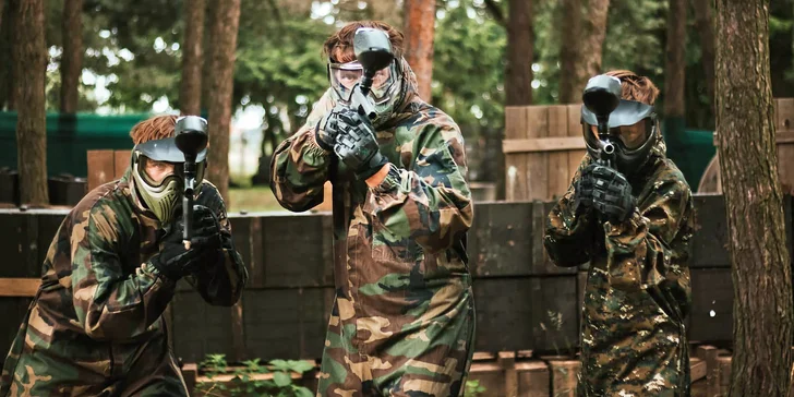 Paintballová bitva u Pardubic až pro 10 osob: zbraň, maska, kuličky a plyn i instruktáž