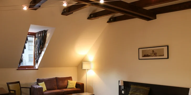 Ubytujete se v pěkném pokoji či apartmánu, který má TV, minibar, telefon a připojení k Wi-Fi.