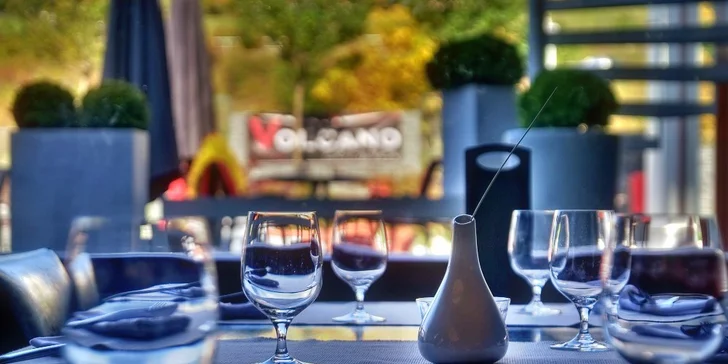 Vybírat pak můžete z celé nabídky restaurace – z denního, degustačního i grill menu. 