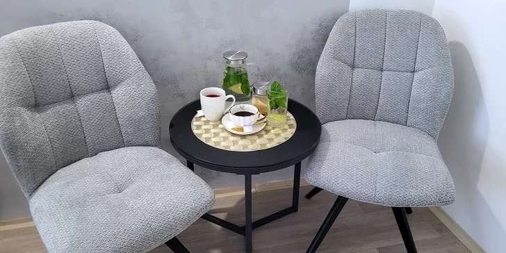 Zvolit můžete např. ošetření proti stárnutí pleti, které pomáhá udržovat pleť mladistvou a zářivou.