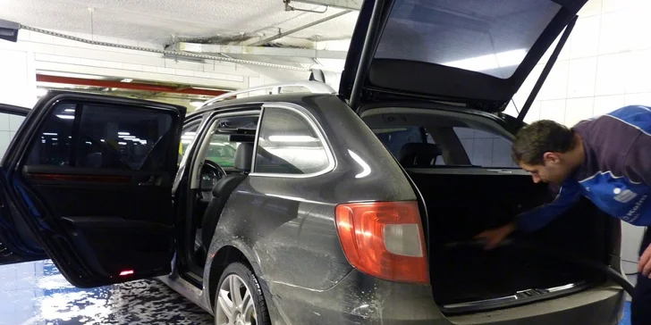 Na výběr jsou 4 balíčky péče o váš vůz od toho nejzákladnějšího až po exkluzivní, který může trvat i 8 hodin.