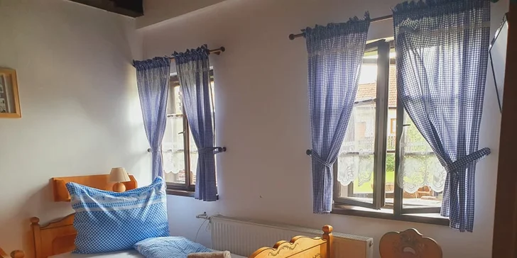 Dieťa do 2,9 rokov má pobyt zadarmo, zapožičať si môžete detskú postieľku aj stoličku.
