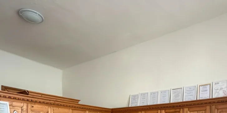 Salon najdete přímo u Jiráskova náměstí.