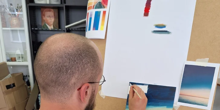 V ceně lekce je veškerý materiál, včetně plátna na desce o rozměru 18×24 cm, na které budete malovat, samozřejmě i zapůjčení nástrojů. 